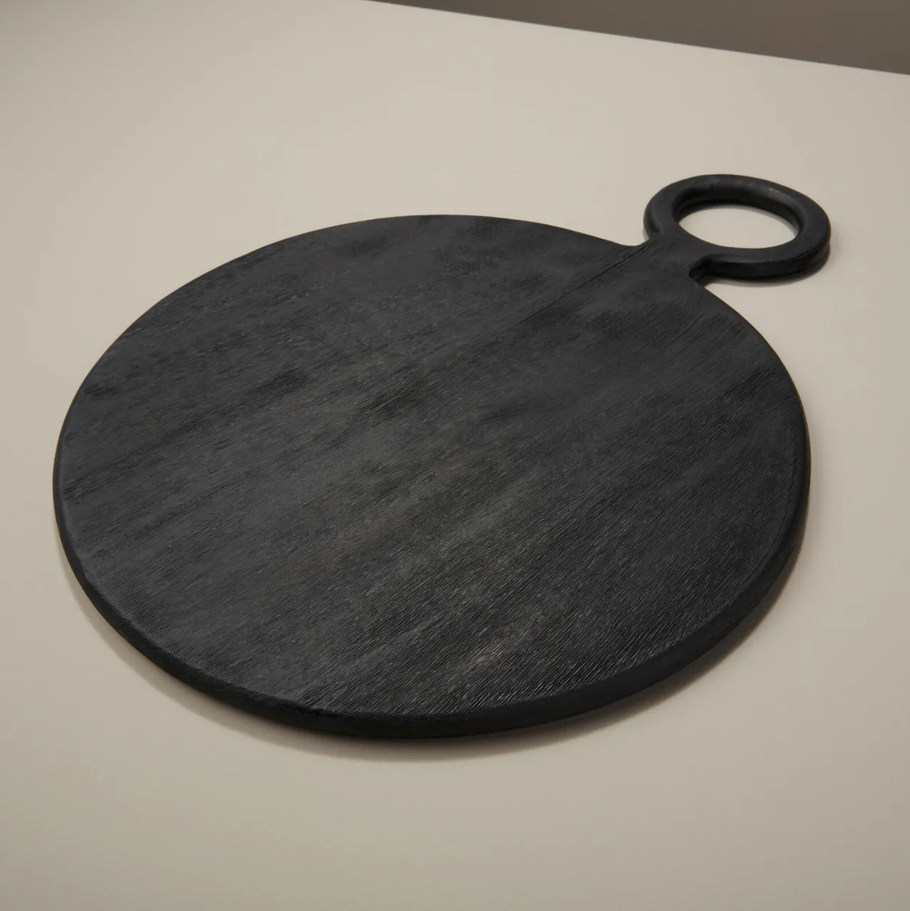 Black Mango Wood Board, Round