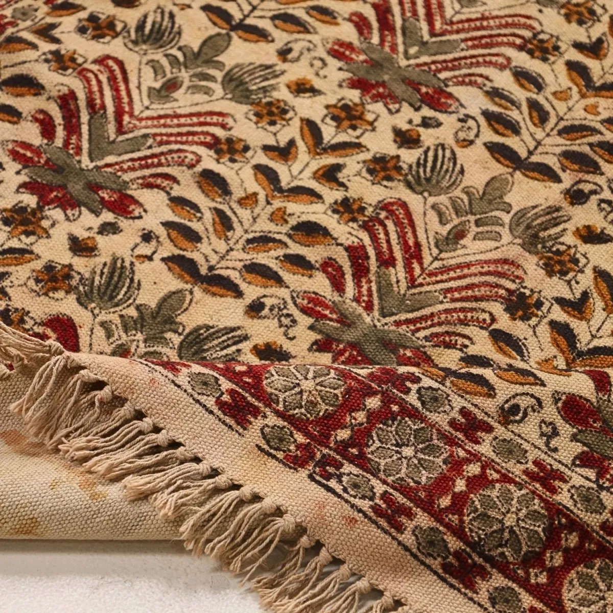 Handcrafted Kalamkari Print Cotton Rug with a Floral Pattern