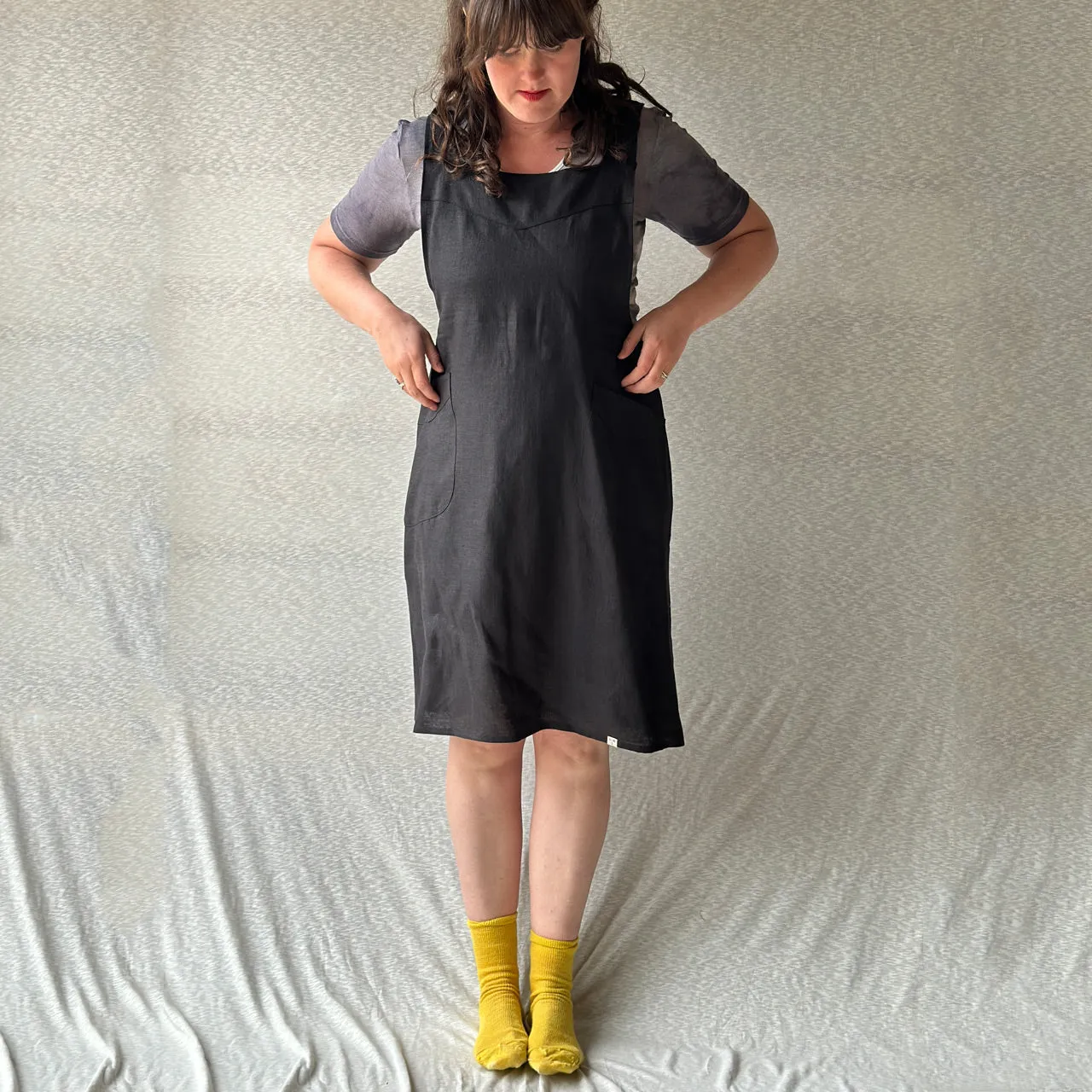 Mamiko Linen Apron Dress - Coal Black (Women)