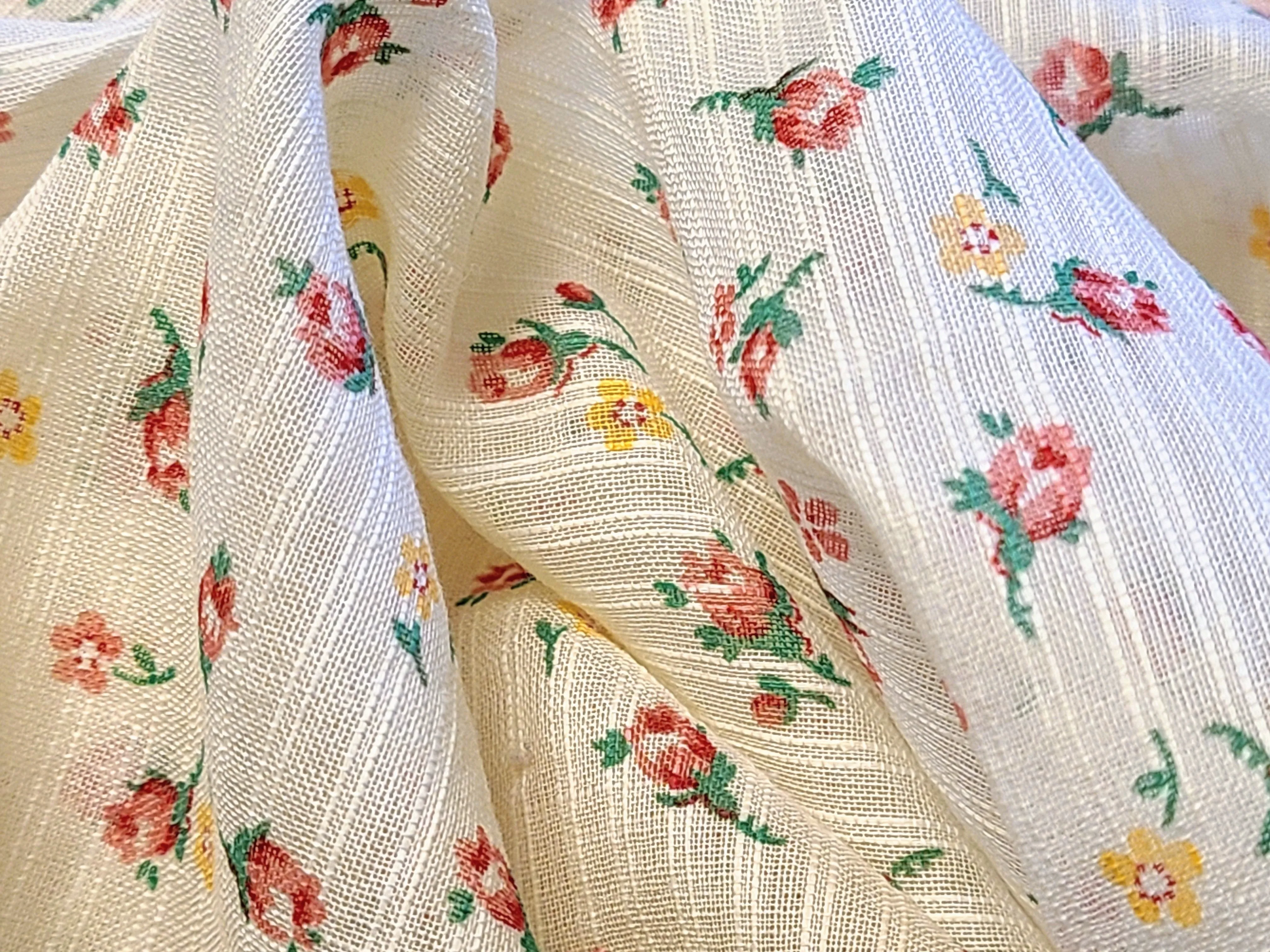 Vintage Fabric - Cotton - Dimity - Pale Yellow - Rosebuds - By the Yard - DMT444